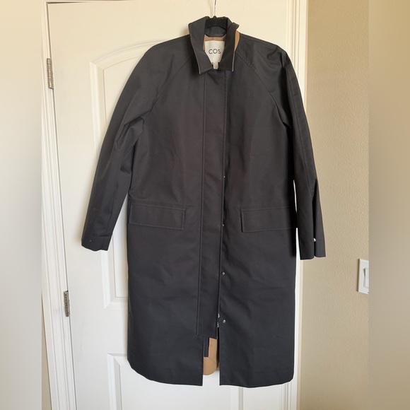COS Two-Tone Trench Coat in Black and Brown - Picture 4 of 6